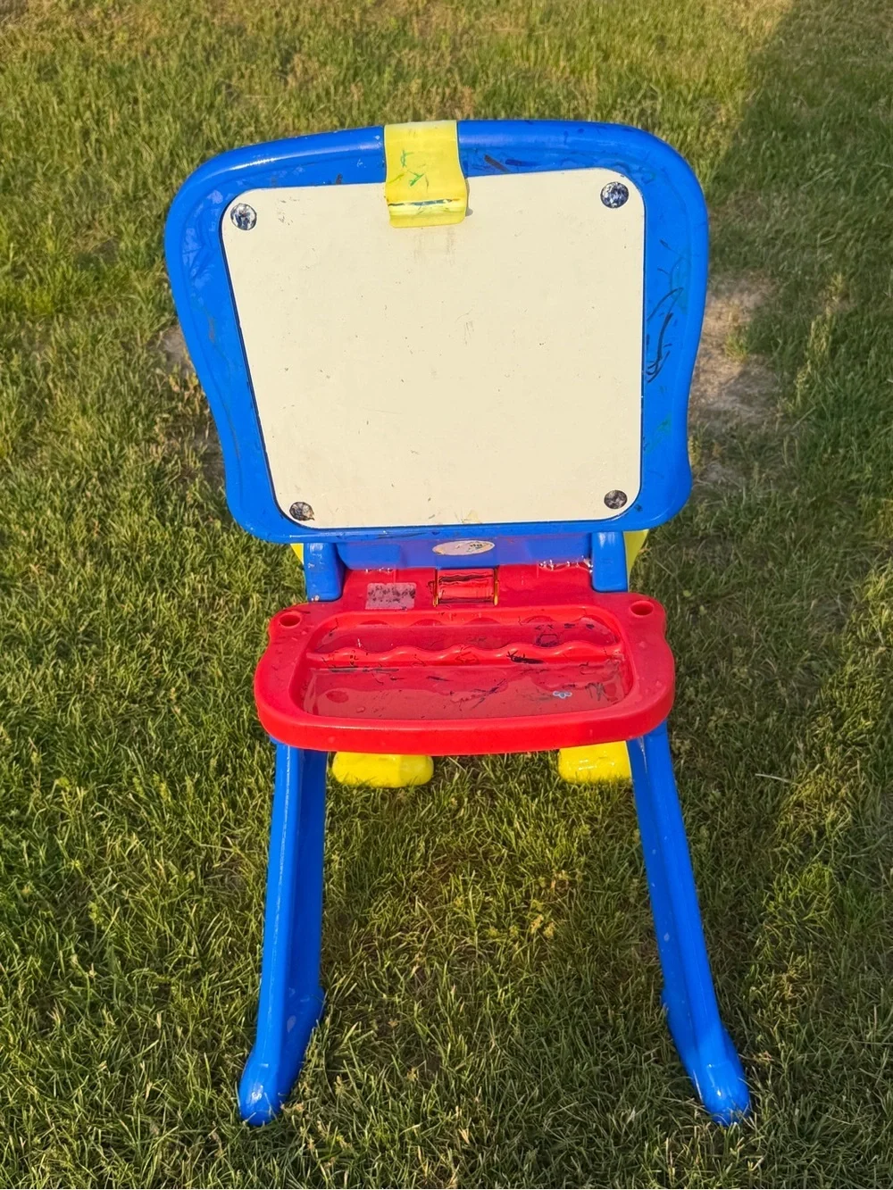 Crayola Plastic Indoor Outdoor Toddler Kids Art Desk with White Board